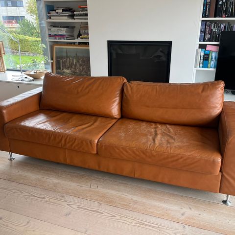 Sofa i brunt skinn