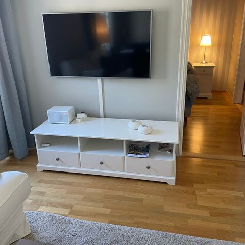 Hvit Liatorp TV benk fra IKEA