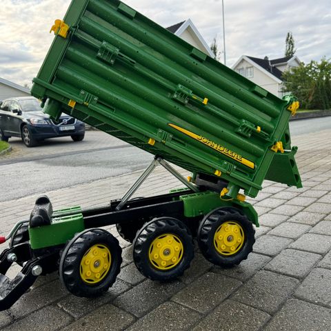 Tråtraktor tilhenger