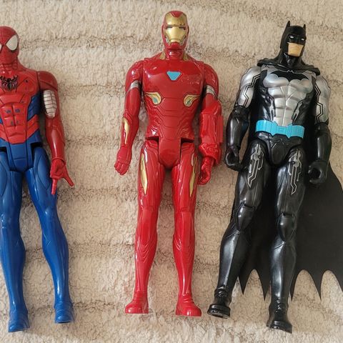 Spiderman, Betman , Ironman, hulk /figurer