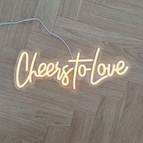 Neon skilt Cheers to Love