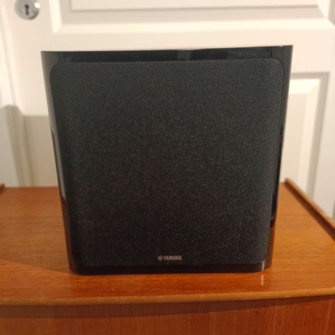 YAMAHA SUBWOOFER NS-SWP20