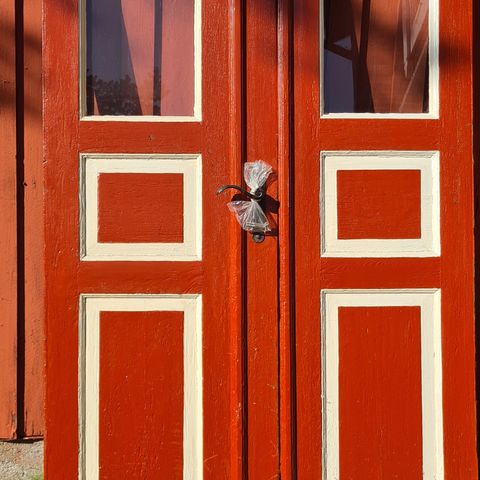 Dobbel ytterdør, gammel