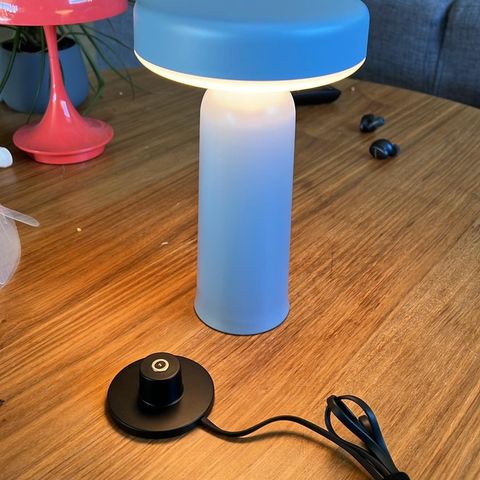 Ubrukt Muuto Ease Portabel lampe blå