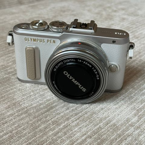 Olympus PEN E-PL8