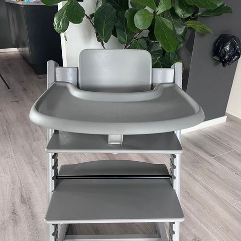 (Reservert ) Stokke Tripp trapp stol