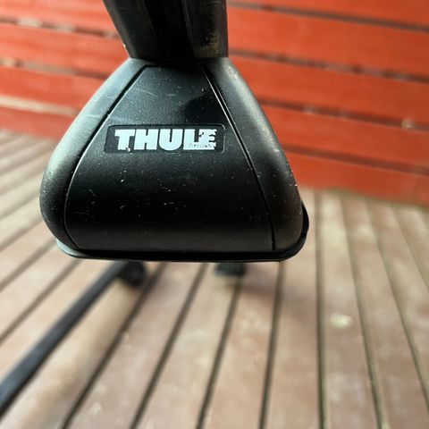 Thule låsbart takstativ (853-2143-07)