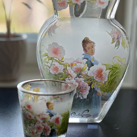 Vase og telys-holder  med motiv fra Carl Larsson