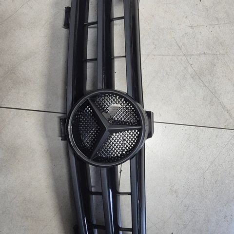 2 stk griller til Mercedes cls w219