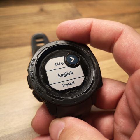 Garmin Instinct GPS-klokke selges