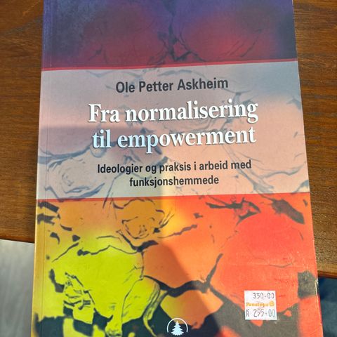 Fra normalisering til Empowerment/ Ole Petter Askheim