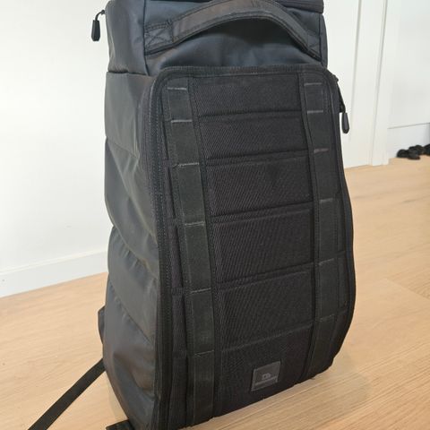 Douchebag Hugger 30L