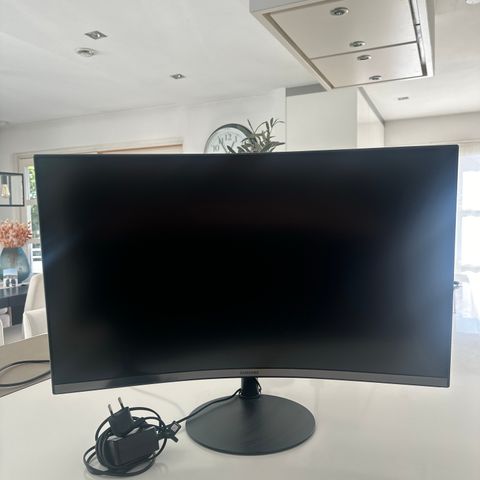 Samsung Skjerm 27”