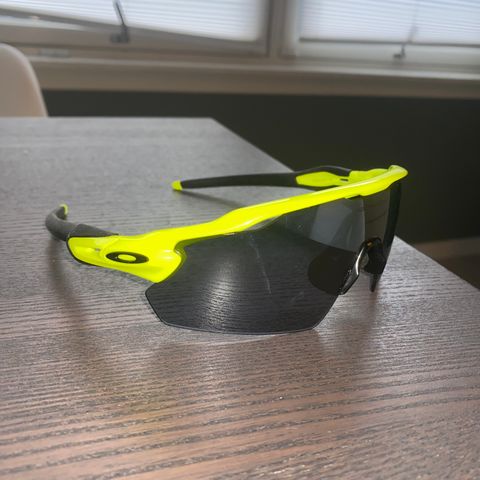 Oakley Radar Ev Path Neon Yellow