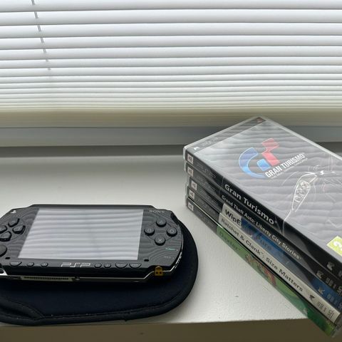 PSP FAT med 5 spill