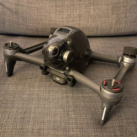 DJI FPV + Fly More Kit + Arm Bracers