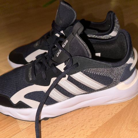 Adidas sko str 38