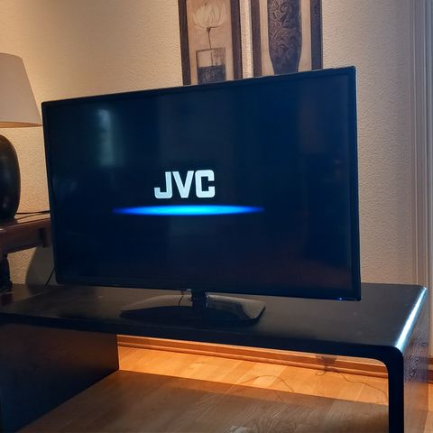 40" JVC LED TV LT40E71