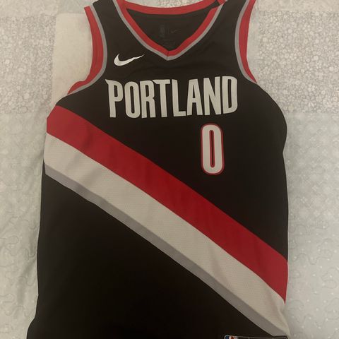 Damian lillard jersey str M