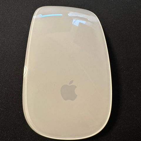 Apple Magic Mouse 2 hvit