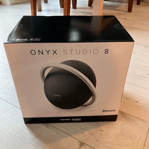 Harman/kardon Onyx studio 8