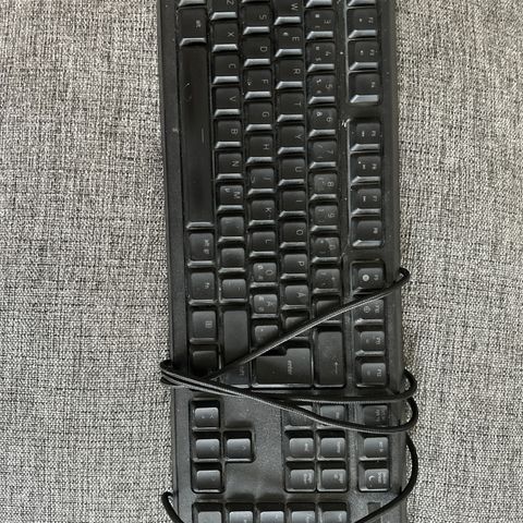 Razer ornata chroma, utrolig digg og flott gaming tastatur.