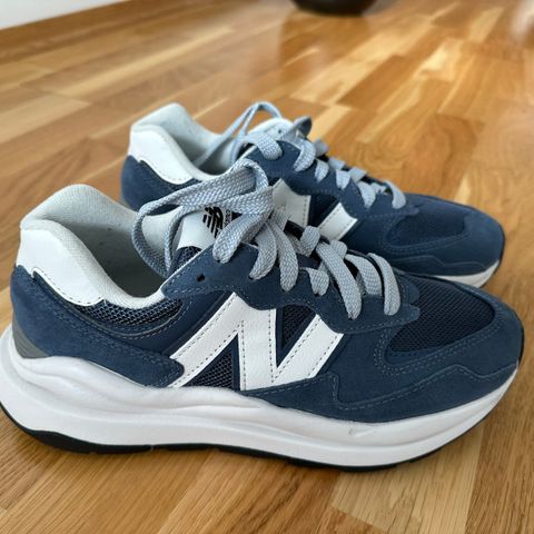 New Balance 5740 sko, strl 40,5