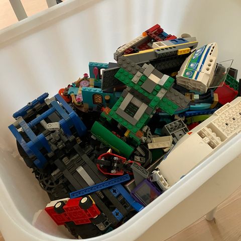 Lego i løse deler ca 3 kg + litt duplo