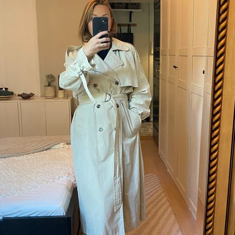 Oversized vintage trenchcoat