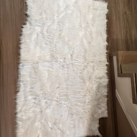 Faux fur hvit høy kvalitet selges!