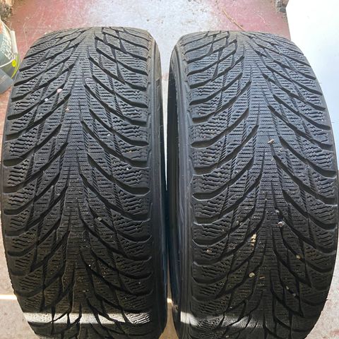 Nokian  HAKKAPELIITA  R 2 .  205/55 R 16. . 94 R