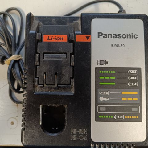 Panasonic lader for verktøy