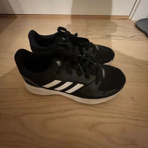 Adidas joggesko