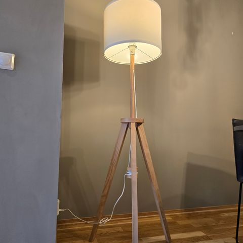 Lekker gulvlampe fra IKEA