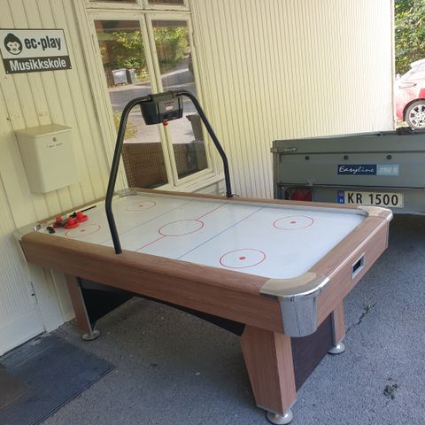 Airhockey.