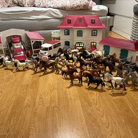 Schleich hester og tilbehør selges