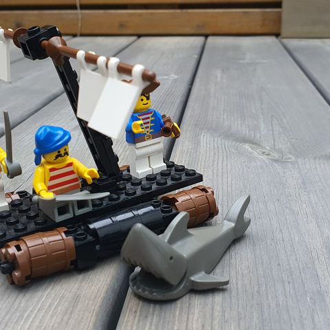 Vintage LEGO 6257 Castaway