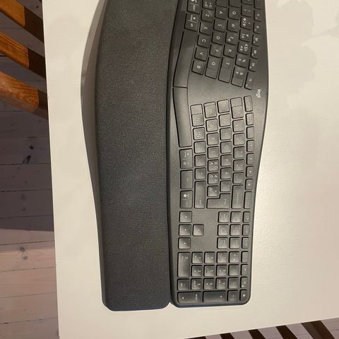 Logitech Ergo K860 Ergonomisk tastatur: Ikke brukt