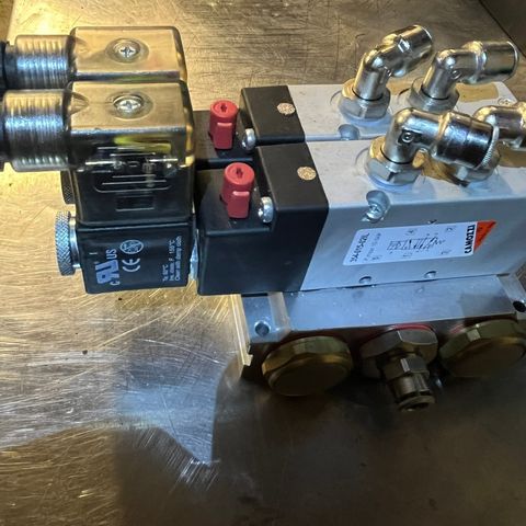 Camozzi 5/2 Pneumatic Solenoid Valves