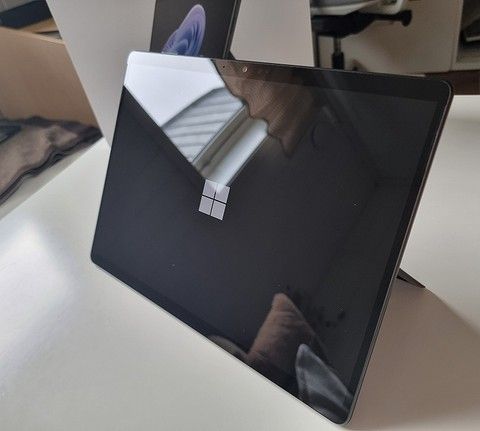 Microsoft Surface Pro 9 I7 16gb 1Tb med CoPilot