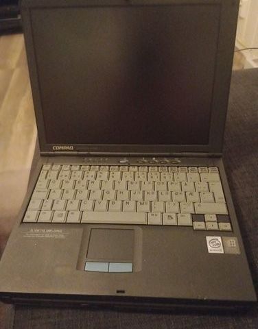 Compaq Armda M300