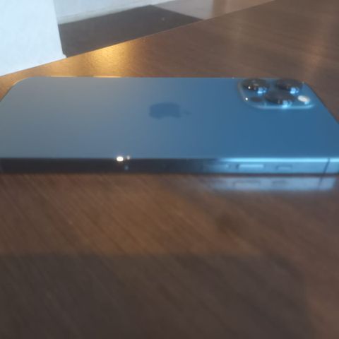 IPhone 12 Pro Max. Bilder kommer.