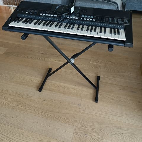 Yamaha PSR E 433