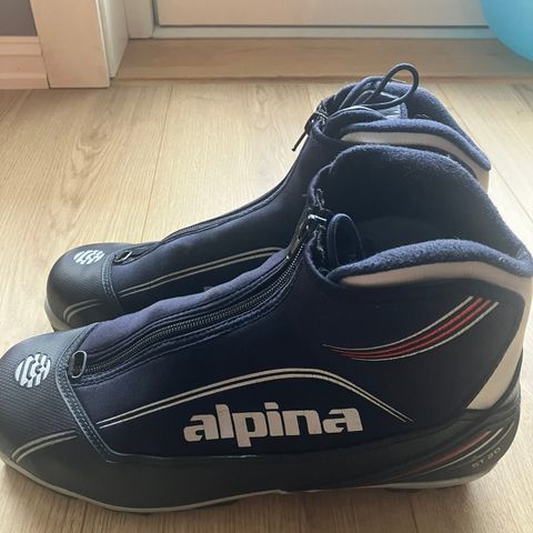 Skisko / skistøvler fra Alpina str 46 selges