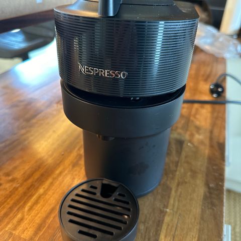 Nespresso Vertuo kaffemaskin m/mange kapsler