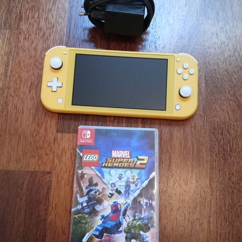 Nintendo Switch Lite med Marvel SH 2