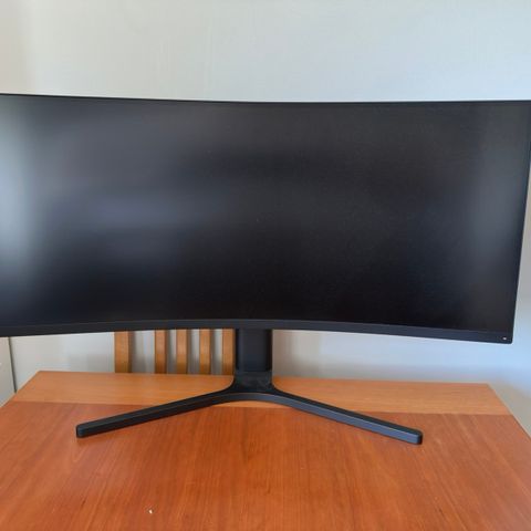 Xiaomi 34 buet ultrawide skjerm