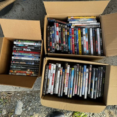 Diverse  DVD-er  selges