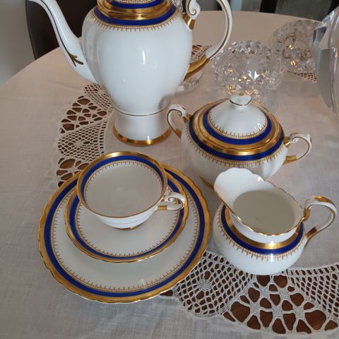 Teservise Tuscan English Fine Bone China til 12 personer!