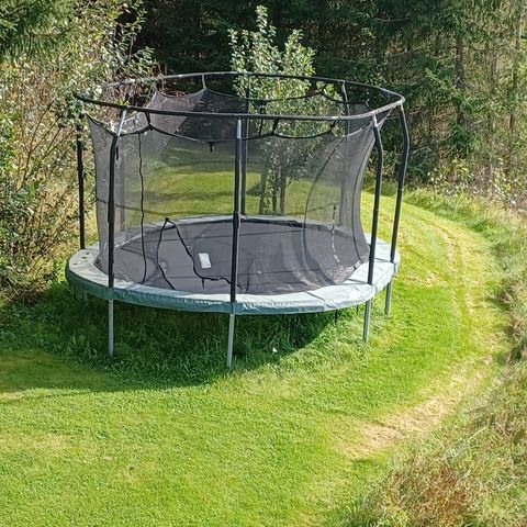 Trampoline